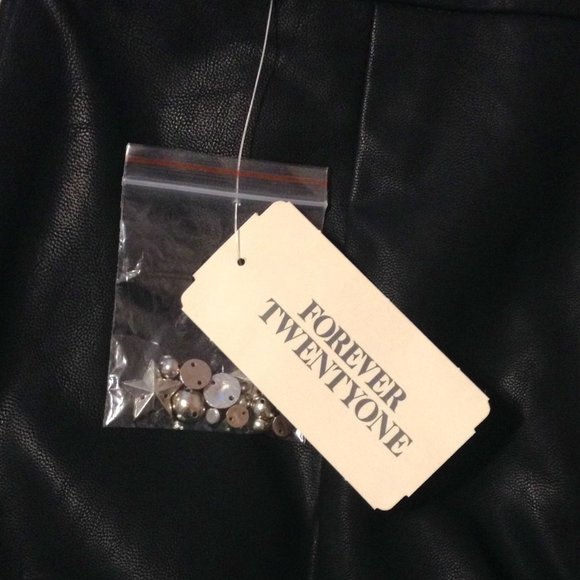 Forever 21 Faux Vegan Leather Black Studded Mini Skirt Size S - Picture 6 of 9